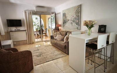 Chalet con apartamento de invitados, piscina y amplias zonas exteriores en Santa Clara, Altea